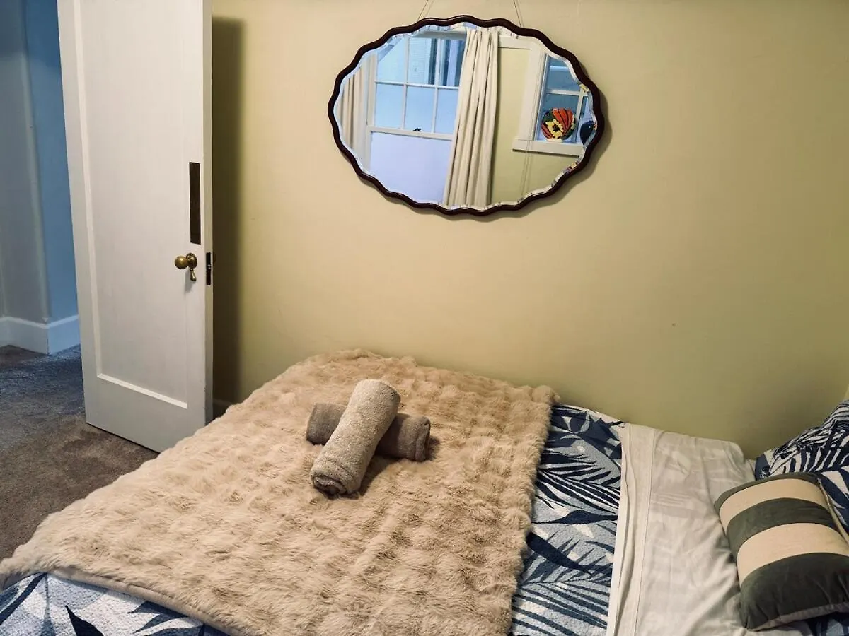 Historical 2 Beds Apartment With Harbour Views In Obay Wellington New Zealand
