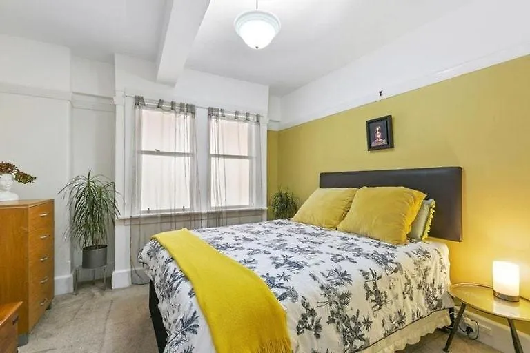 Historical 2 Beds Apartment With Harbour Views In Obay Wellington